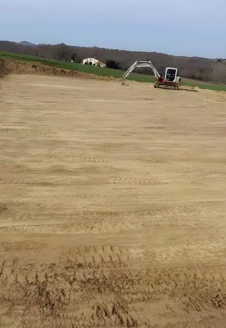 Terrain en phase de préparation Mauvezin